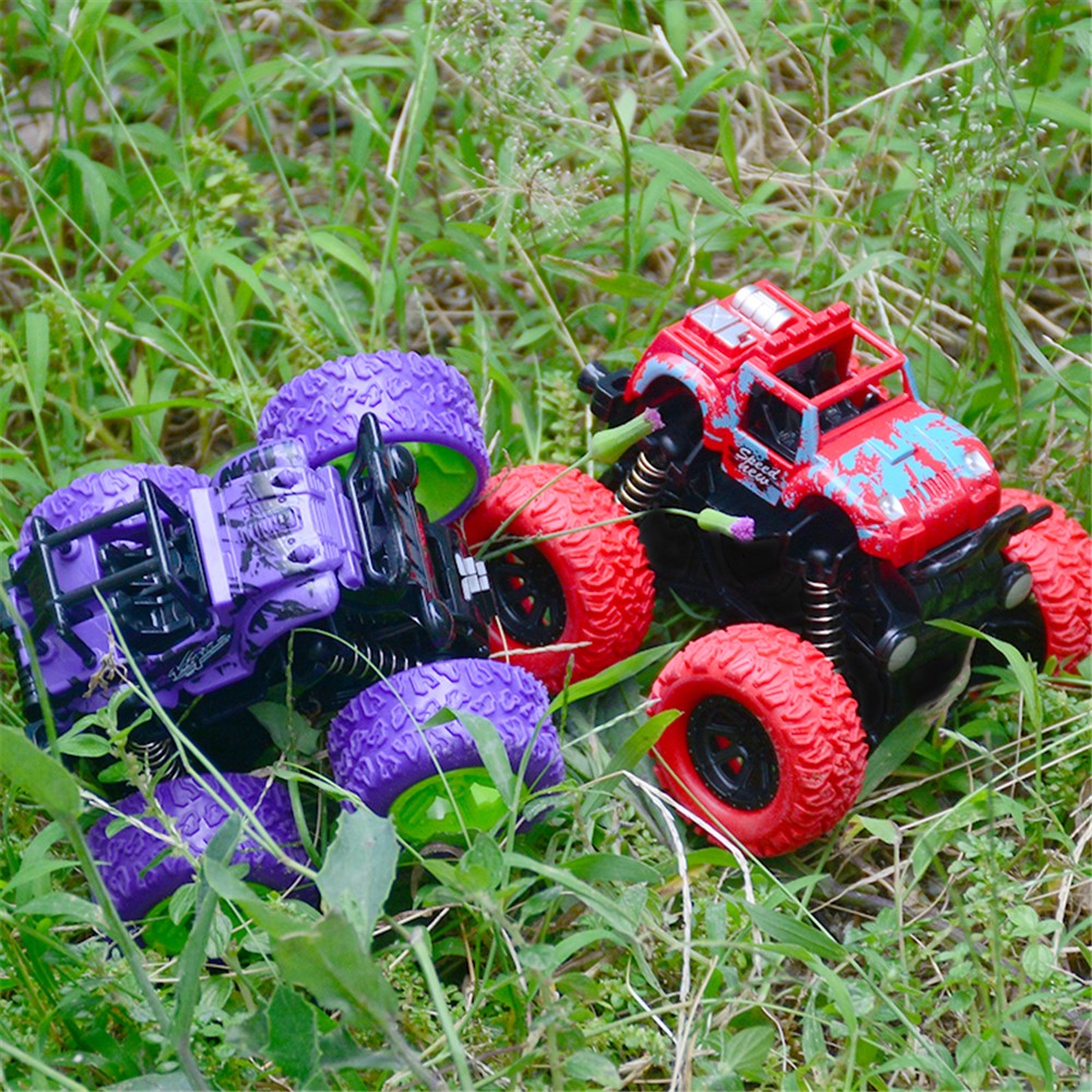 9 cm liten jeep terrängfordon stark fyra stora hjul tröghetsskala friktionskraftbil pojkelekseks