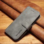 DG.MING Retro Style Wallet Cell Phone Cover for iPhone 7/8/SE (2022)/SE (2020) Leather Stand Case