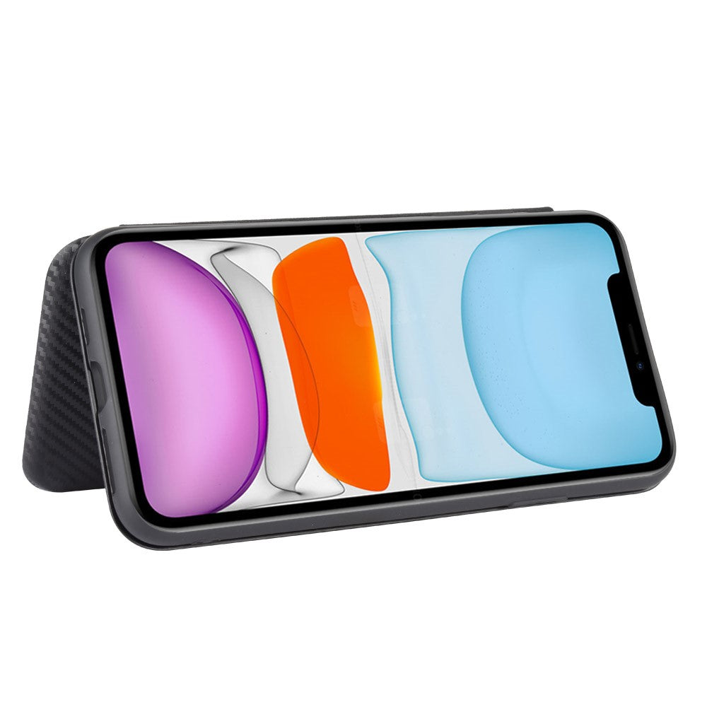 Lædercover til iPhone 12 Pro/12 med indbygget stander og kulfibertekstur