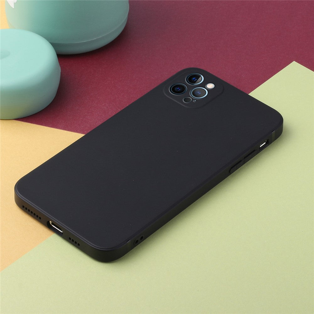 Slankt, præcist udskåret, ultrablødt TPU-etui med lige kanter og stødsikker beskyttelse til iPhone 13 Pro Max 6,7 tommer
