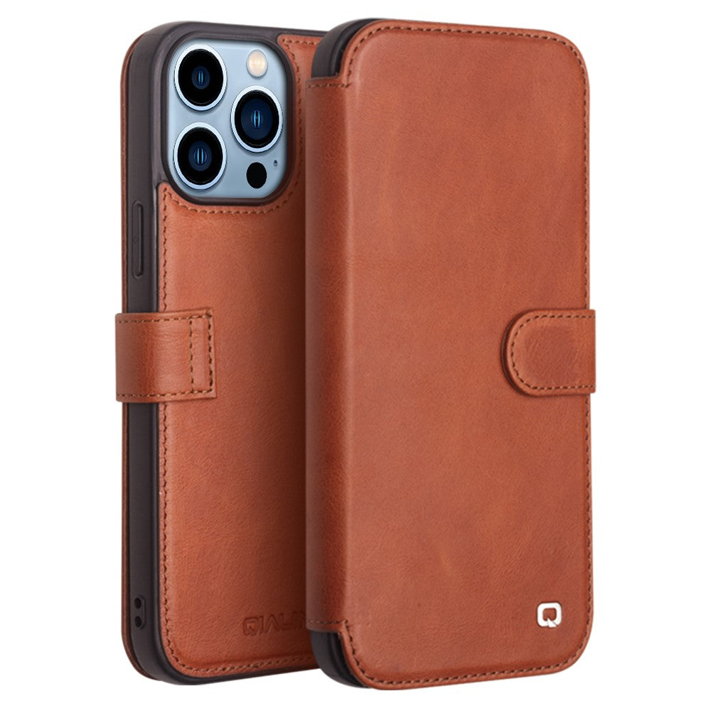 QIALINO Business Style Ægte Oksehud Læderpung Cover Magnetisk Lås Telefoncover til iPhone 13 Pro 6.1 tommer