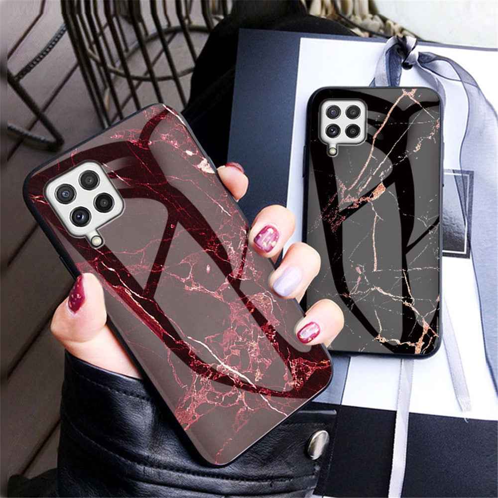 Hærdet Glas Marmormønster Stødsikkert Hybrid Beskyttende Telefoncover i Hård PC og Blød TPU til Samsung Galaxy A22 4G (EU Version)