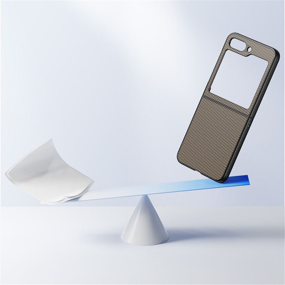 Til Samsung Galaxy Z Flip5 5G telefoncover med kulfibertekstur i PU-læder + PC, ultratyndt cover