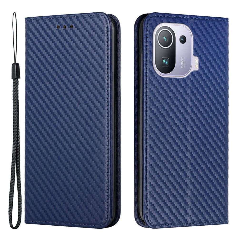 Allroundskyddande fällbart magnetiskt självabsorberande kolfibertexturstativ Plånboksfodral i PU-läder med handrem för Xiaomi Mi 11 Pro