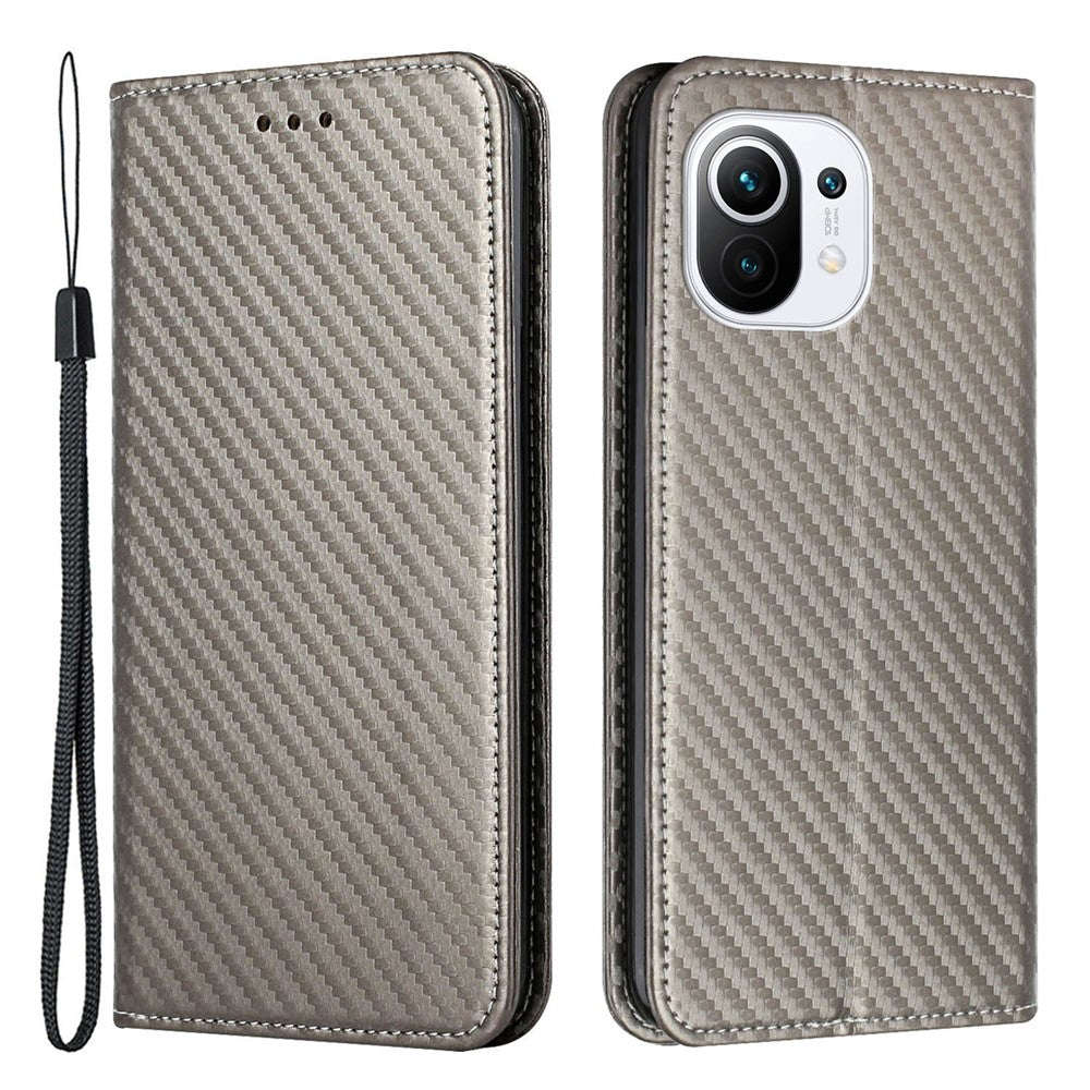 Flipdesign med magnetisk automatisk fastgørelse, kulfibertekstur, støttefod og pung etui i PU-læder med håndledsrem til Xiaomi Mi 11 Lite 4G/5G/11 Lite 5G NE
