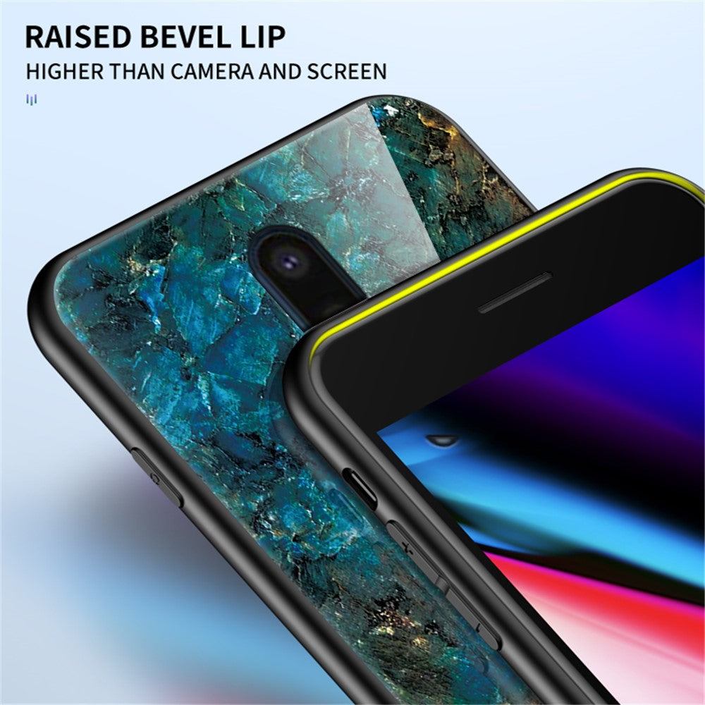 Kombinationsskal i härdat glas med marmormönster och PC + TPU för OnePlus 8