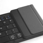 B077T Trådløst Bluetooth-kompatibelt foldbart tastatur i PU-læder med touchpad
