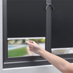 ST-5022 68x125cm solskydd för bilfönster automatiskt infällbart sugkoppsgardin för bilsovrum