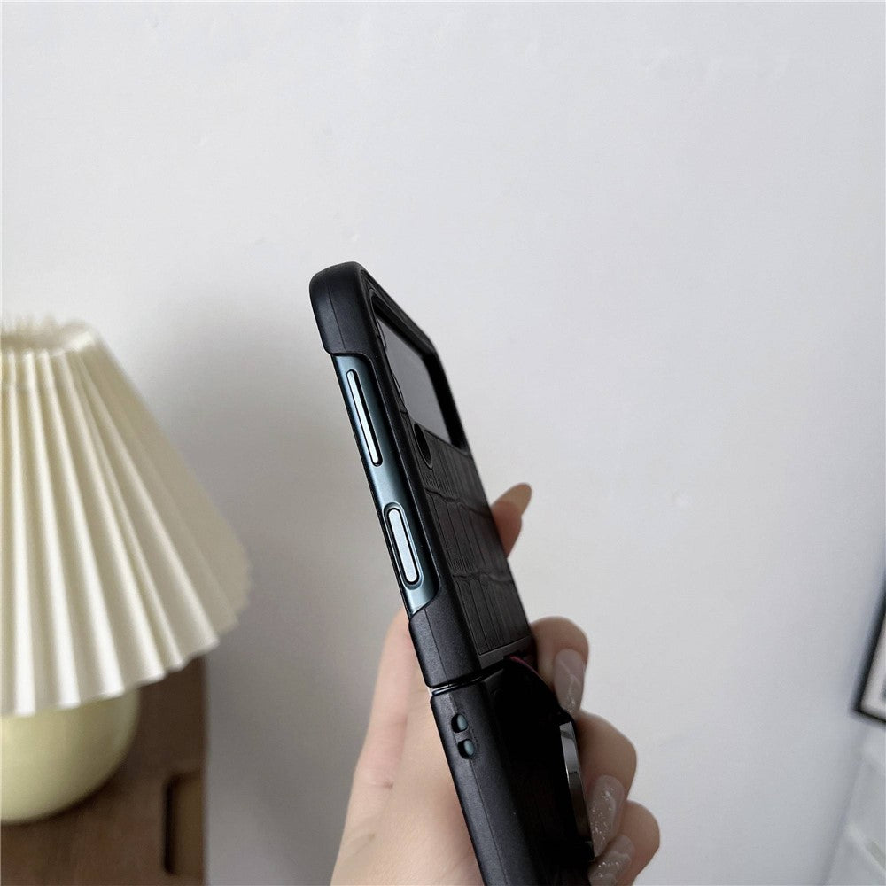 For Samsung Galaxy Z Flip4 5G Anti-scratch Crocodile Texture Genuine Leather Coated PC Folding Phone Case with Finger Ring Holder
