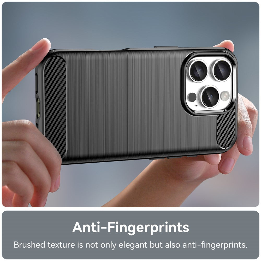 Til iPhone 16 Pro TPU-cover med børstet kulfibertekstur
