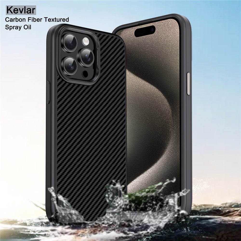 IPAKY TPU-cover til iPhone 15 Plus med kulfibertekstur og metalramme til kameralinse