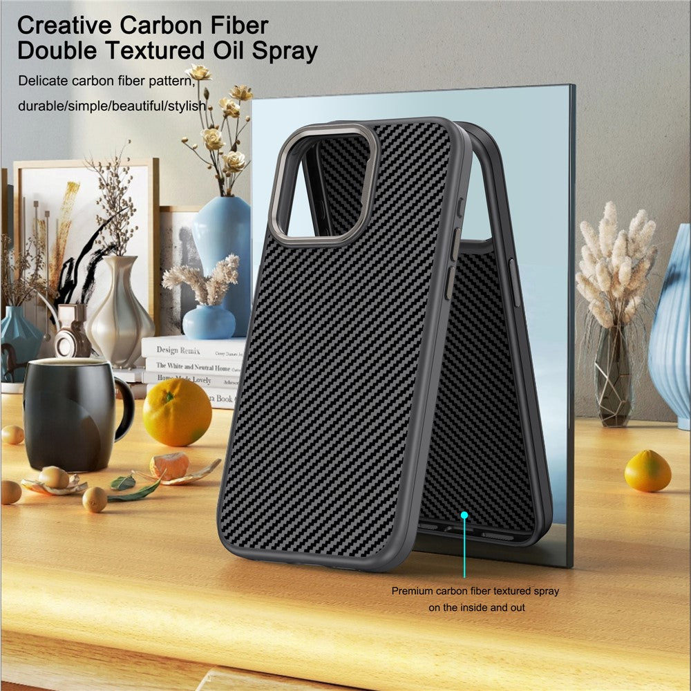 IPAKY TPU-cover til iPhone 15 Plus med kulfibertekstur og metalramme til kameralinse