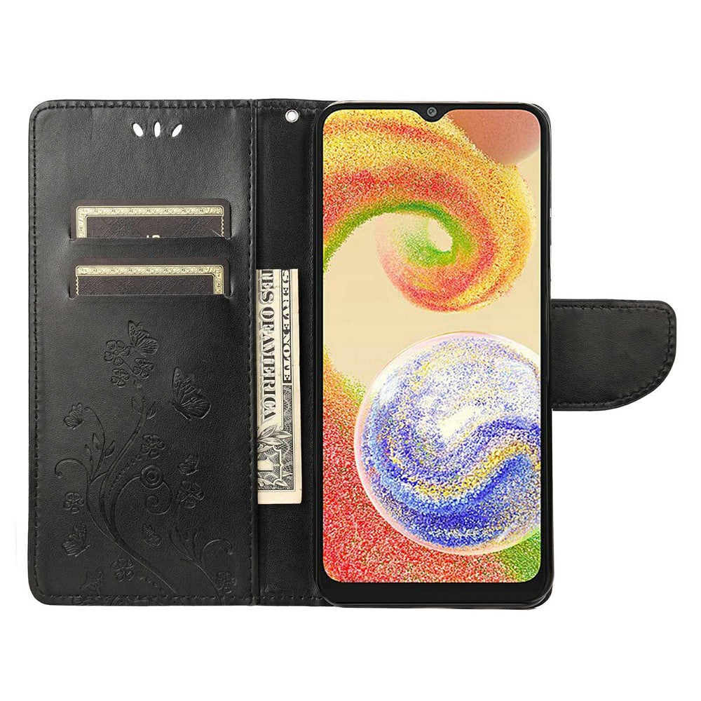 Stødabsorberende PU-lædercover til Samsung Galaxy A04 4G (164,4 x 76,3 x 9,1 mm), pung etui med stander, præget blomst og sommerfugle, folio flip telefoncover med rem