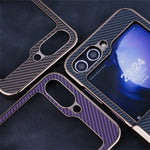 Samsung Galaxy Z Flip7 FE 5G / Z Flip6 5G-magnetisk cover med hængselsbeskyttelse, kulfibertekstur og læder+PC-mobilcover