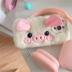 KJS-019 For iPhone 15 Pro Max Case Lens Kickstand TPU Piglet Plush Handheld Phone Cover