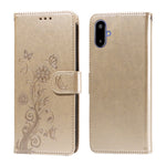 Til Samsung Galaxy F06 5G Læder Cover Sommerfugle Blomsterpræg Tegnebogs Stand Cover