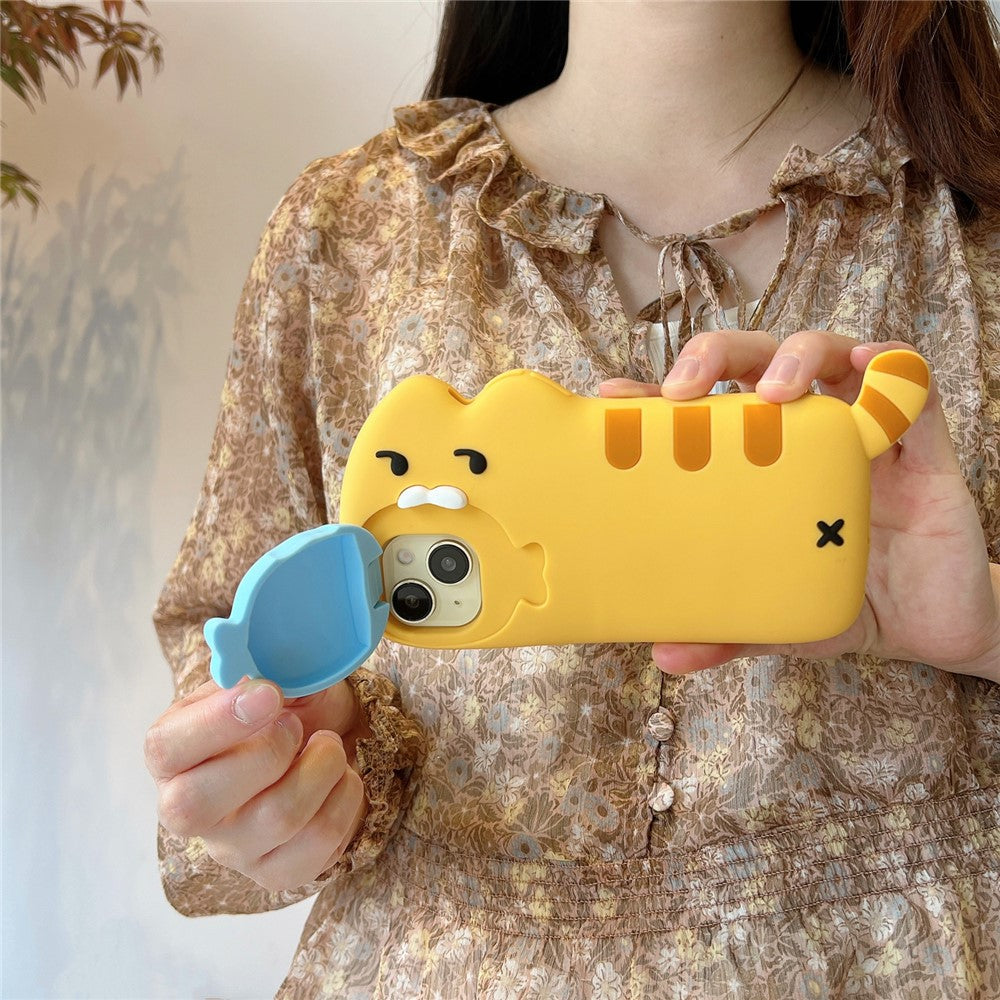 Til iPhone 15 Plus silikonecover med kat der spiser fisk, linsecover, støtteben, telefonbagcover