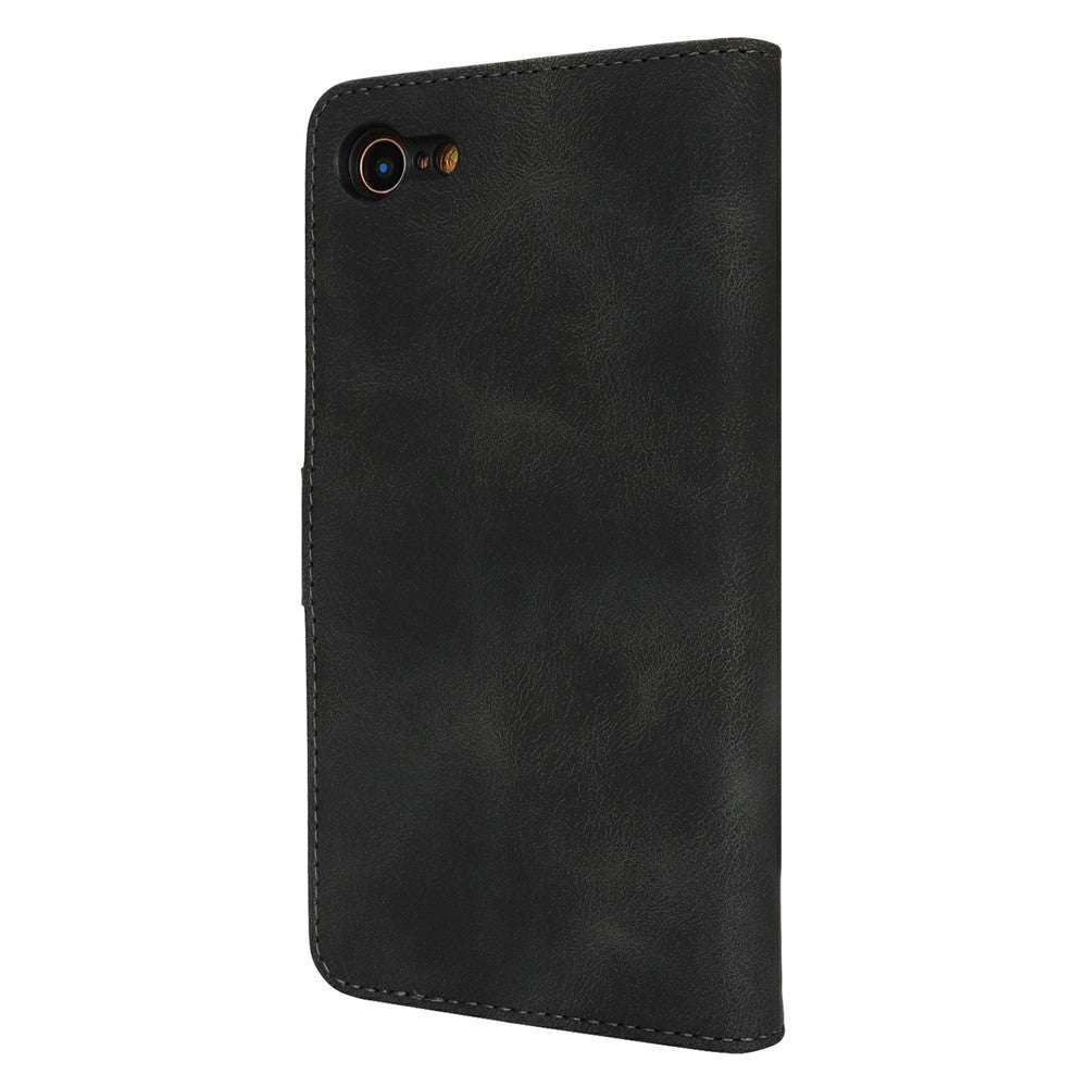 Pung-etui til iPhone SE (2022) / (2020) / 8 / 7 Dobbeltfoldet kant Skin Touch PU-læder flip telefoncover