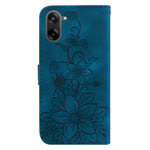 OnePlus Nord CE5 5G / Ace 5 Racing 5G Stativskal Lily Flower Imprint Lädermobilskal med Handledsrem
