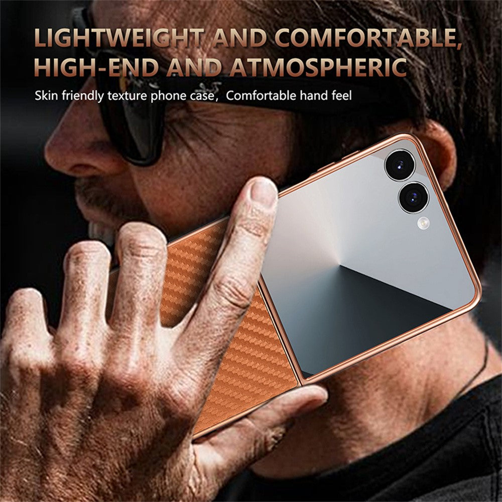 AZNS til Samsung Galaxy Z Flip7 5G etui Galvaniserende kulfibertekstur PU+PC telefoncover