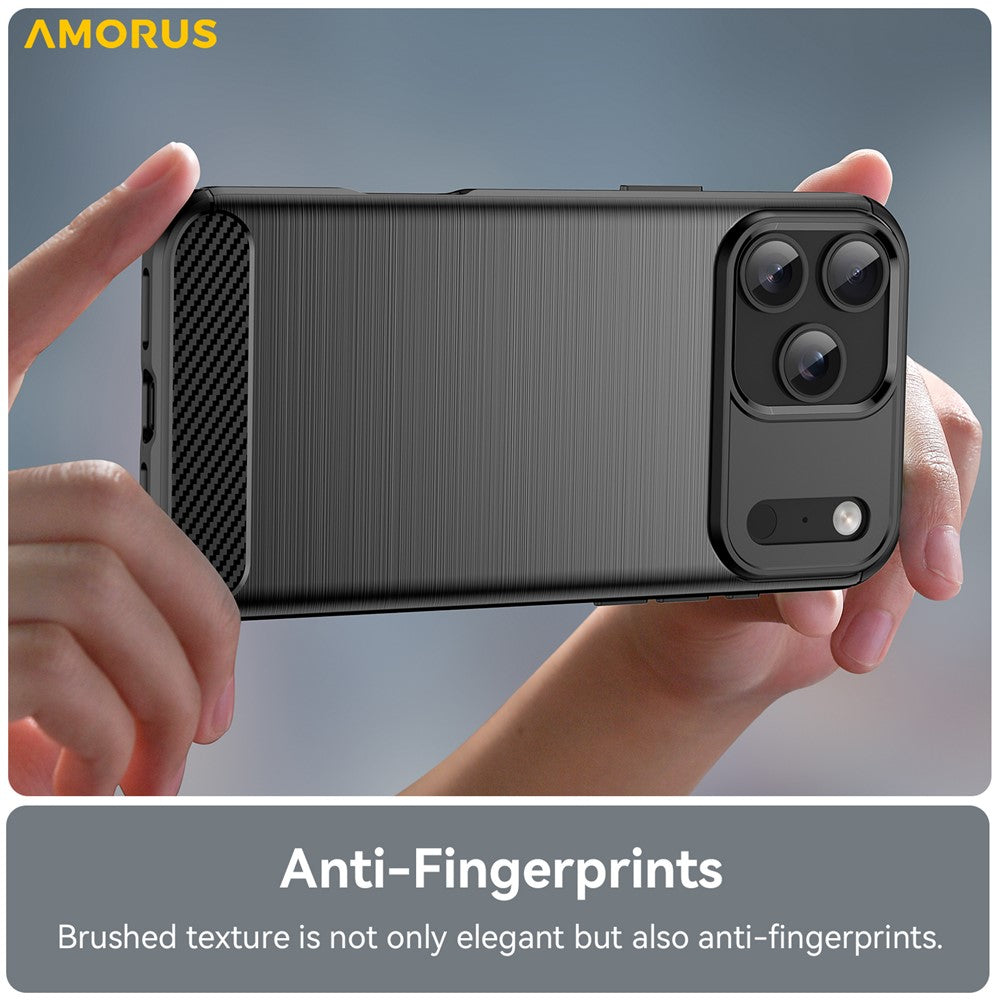 AMORUS Cover til iPhone 17 Pro Max med kulfibertekstur og børstet beskyttelse