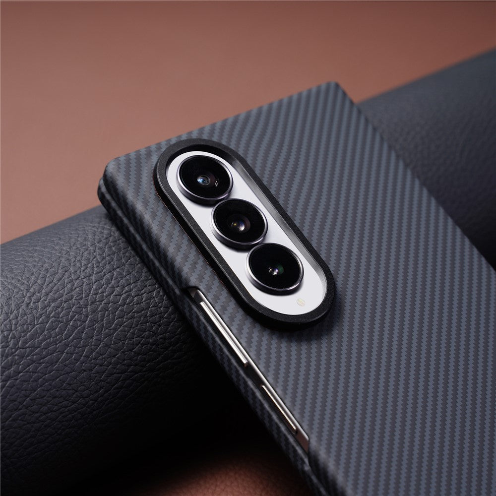 Samsung Galaxy Z Fold4 5G Magnetiskt Skal Kolfibertextur PC mobilskal med Härdat Glasfilm