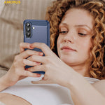 AMORUS til Samsung Galaxy A57 5G etui kulfibertekstur børstet beskyttende telefoncover
