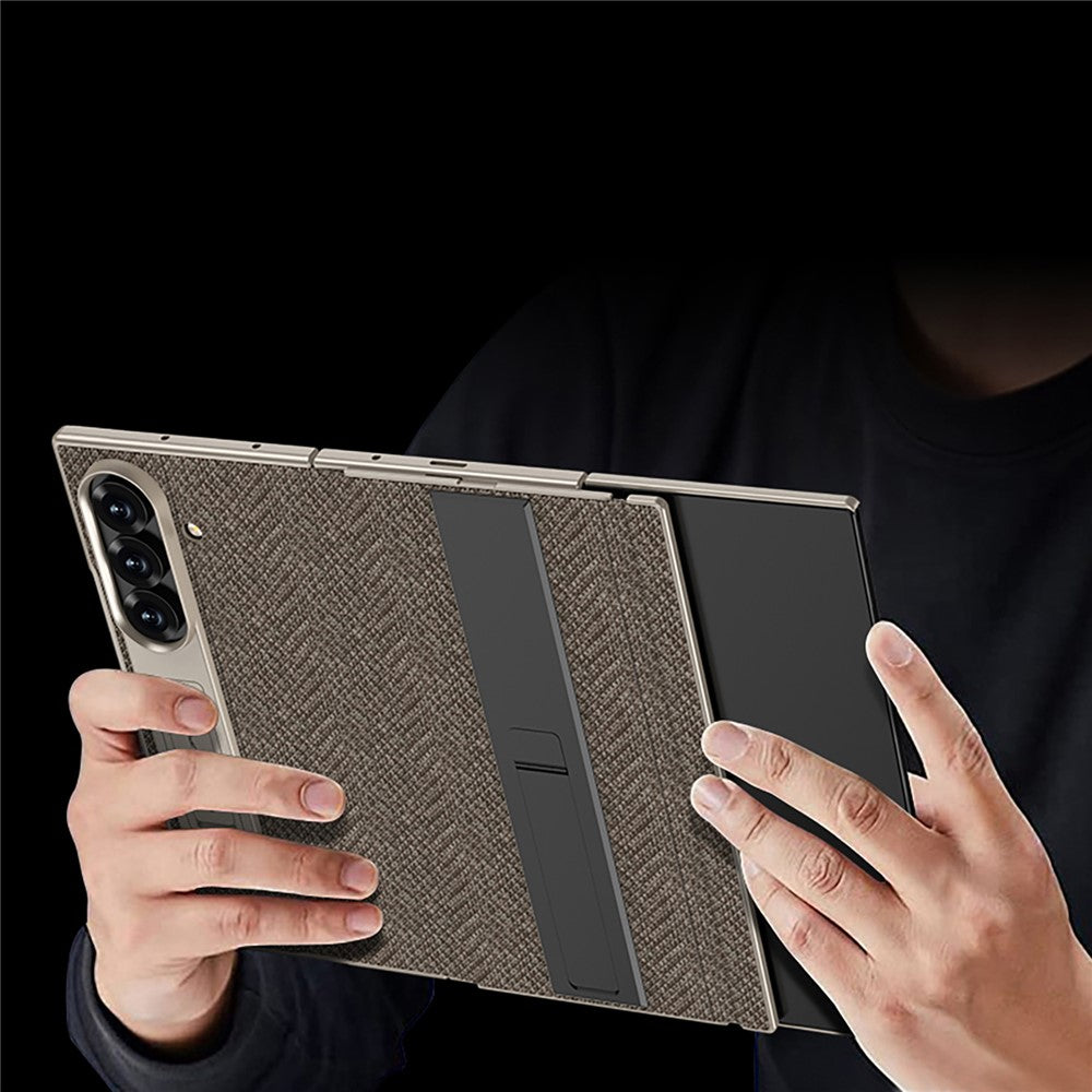 GKK-mobilskal til Samsung Galaxy Z TriFold 5G med dobbelt støttefunktion, nylonstof, PC-mobilskal med hærdet glasfilm