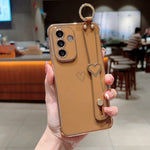Til Samsung Galaxy A36 5G / A56 5G etui elektrobelagt hjerte mønster TPU telefonbagcover med håndledsrem/stativ