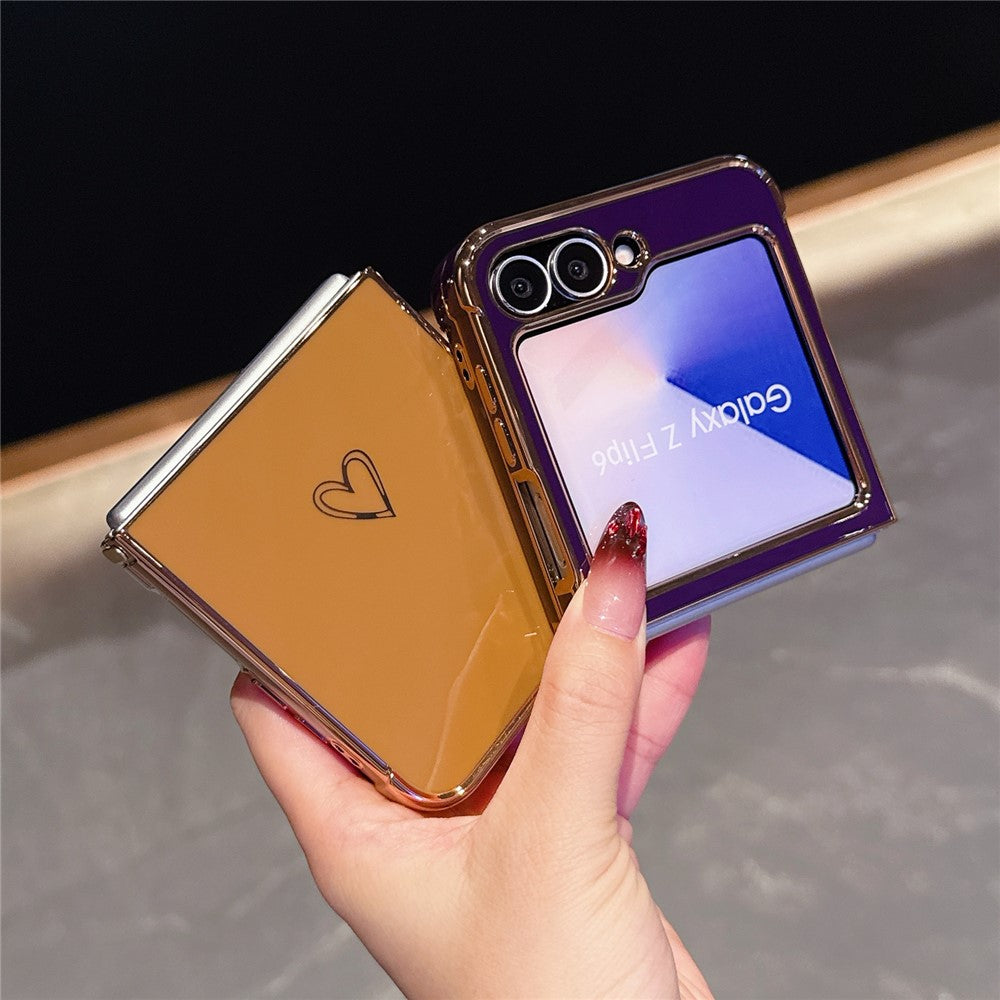 Samsung Galaxy Z Flip7 FE 5G / Z Flip6 5G-skal med kärleksfullt hjärtmönster TPU-mobilskal med galvaniserad kant