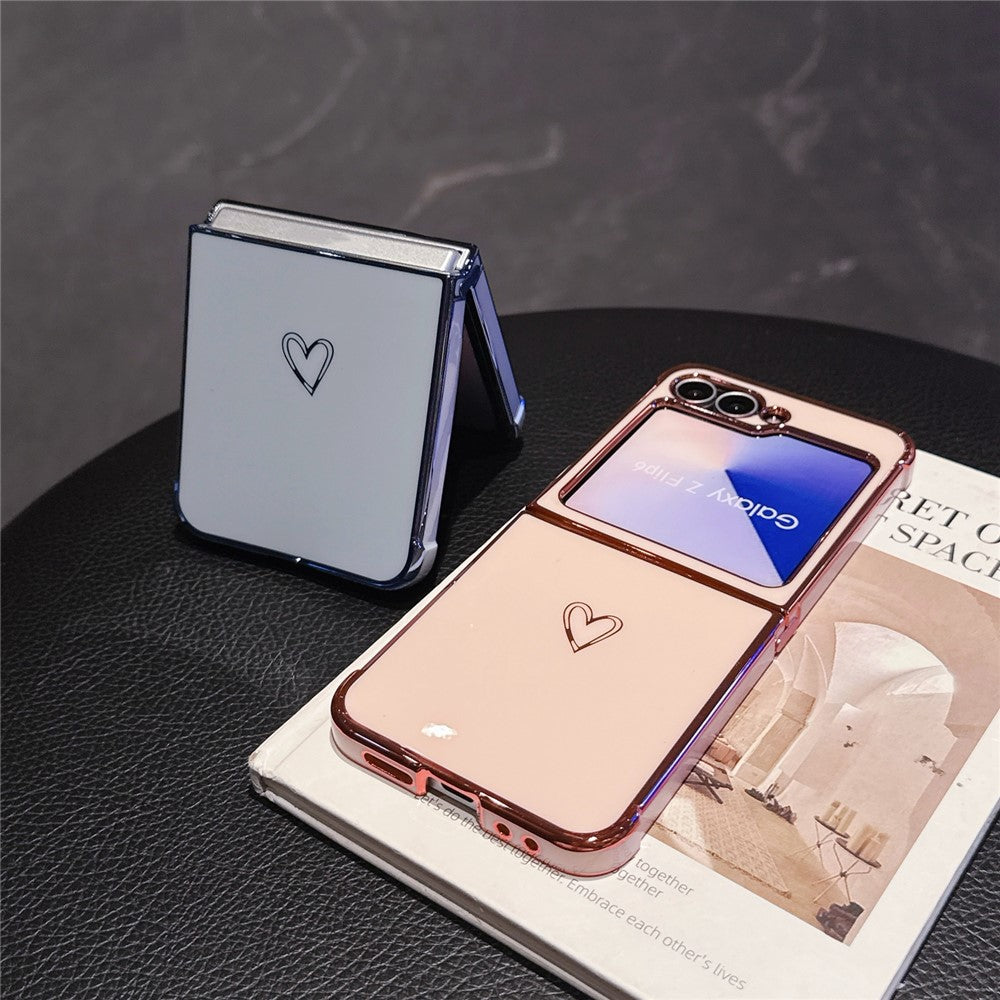 Samsung Galaxy Z Flip7 FE 5G / Z Flip6 5G-skal med kärleksfullt hjärtmönster TPU-mobilskal med galvaniserad kant