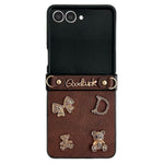 Til Samsung Galaxy Z Flip8 Cover Månekrater Tekstur Læder + PC Beskyttende Cover med Rhinestone Metal Charms