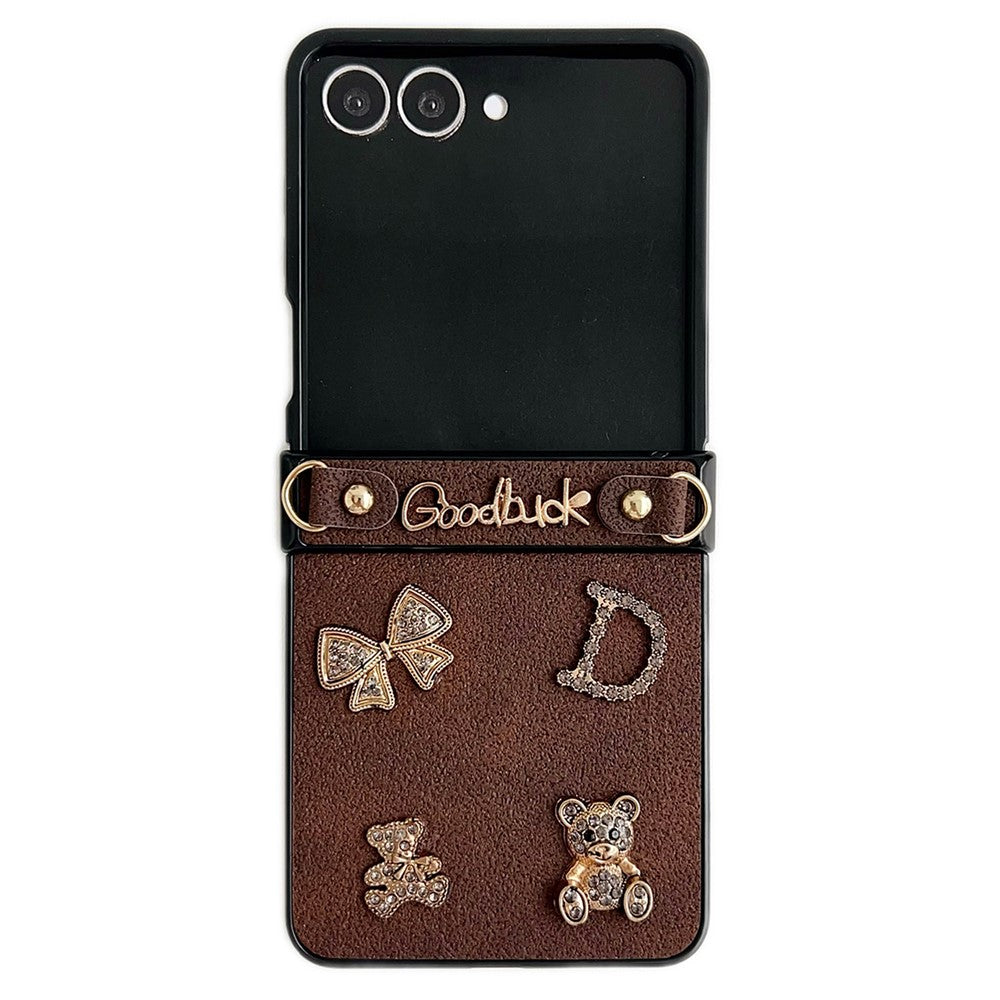 Til Samsung Galaxy Z Flip8 Cover Månekrater Tekstur Læder + PC Beskyttende Cover med Rhinestone Metal Charms
