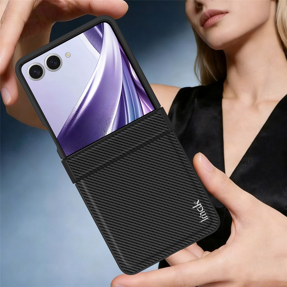 IMAK Ruiyi-serien för Samsung Galaxy Z Flip8-skal i kolfibertexturerat läder + PC-mobilskal
