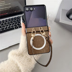 Til Samsung Galaxy Z Flip7 5G Magnetisk Etui Bogstavmønster Læder + PC Foldbart Telefoncover med Snor
