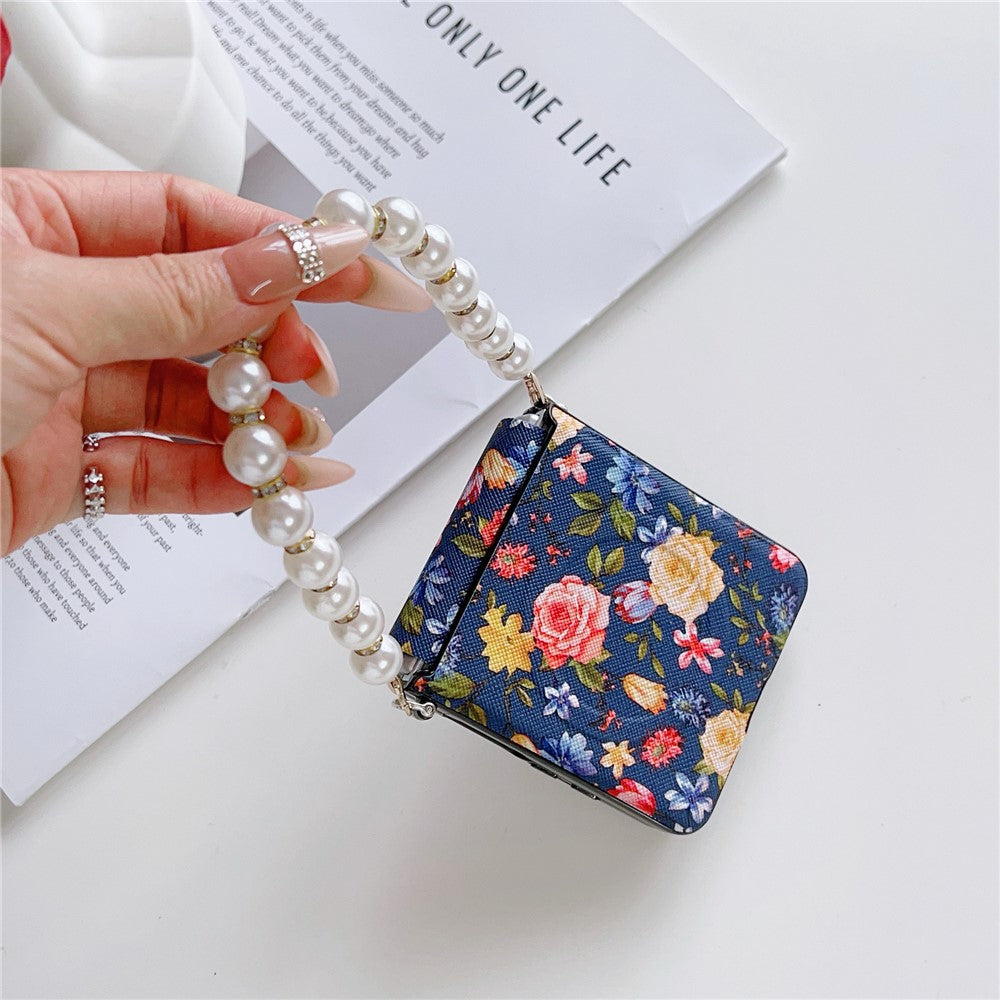 Til Samsung Galaxy Z Flip8 Magnetisk Etui Blomstermønster PC + Stof Beskyttende Telefoncover med Perlebesat Strop