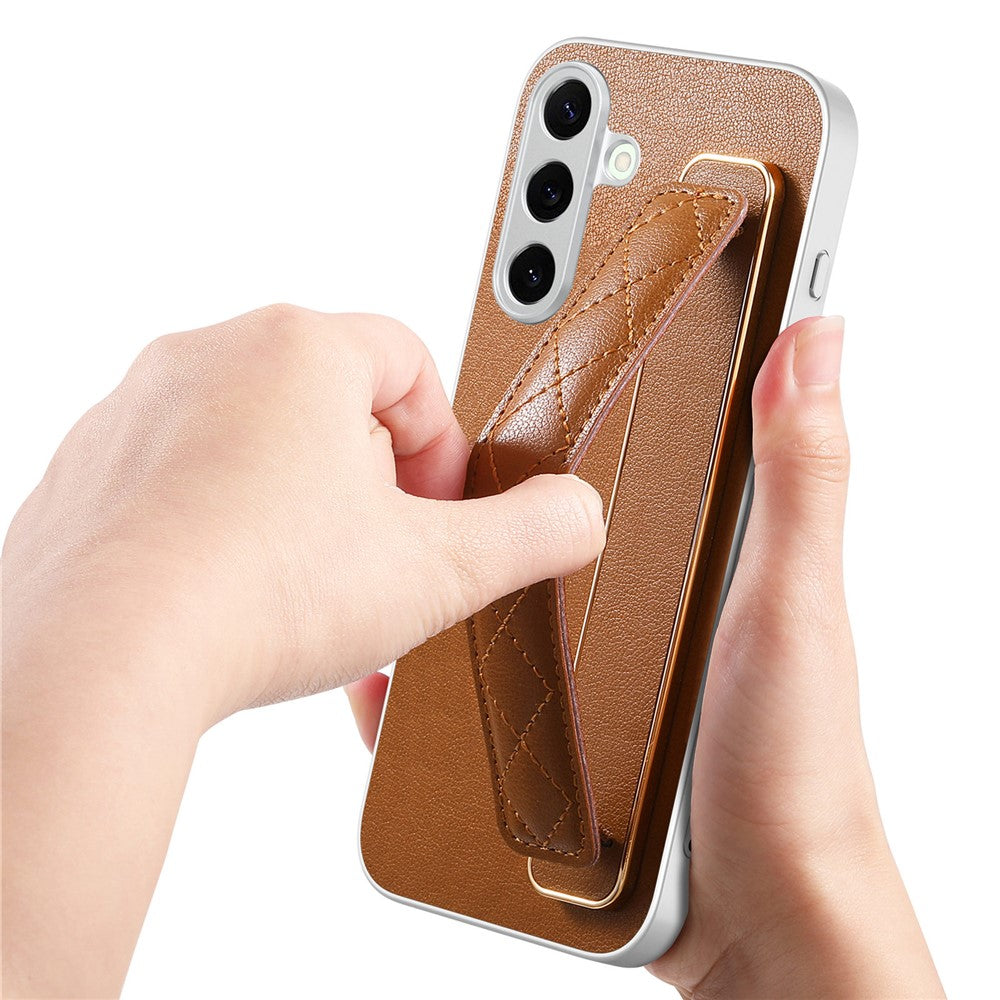 Samsung Galaxy S25-skal i PU-läder med PC + TPU-skydd och vadderat handledsrem