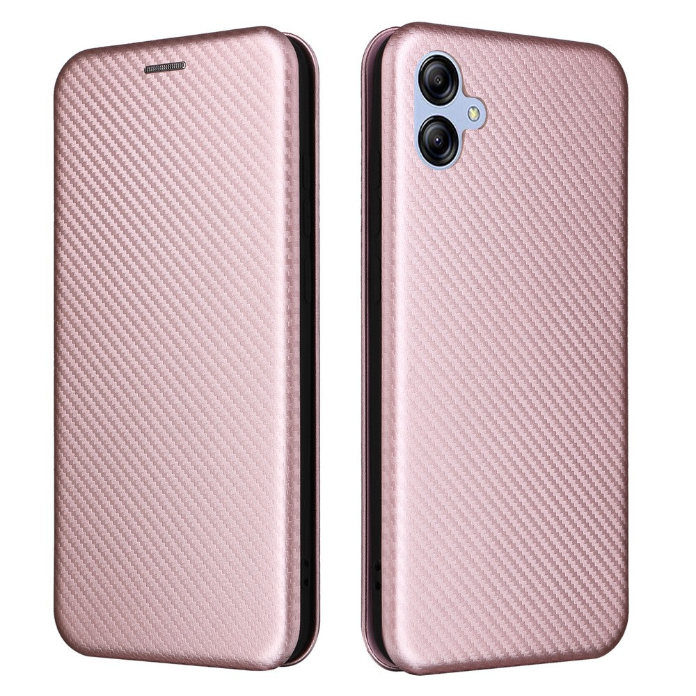 Samsung Galaxy A04e 4G / F04 4G / M04 4G Kolfibertextur Magnetiskt PU-läder mobilskal Korthållare Fullt Skyddande mobilflik