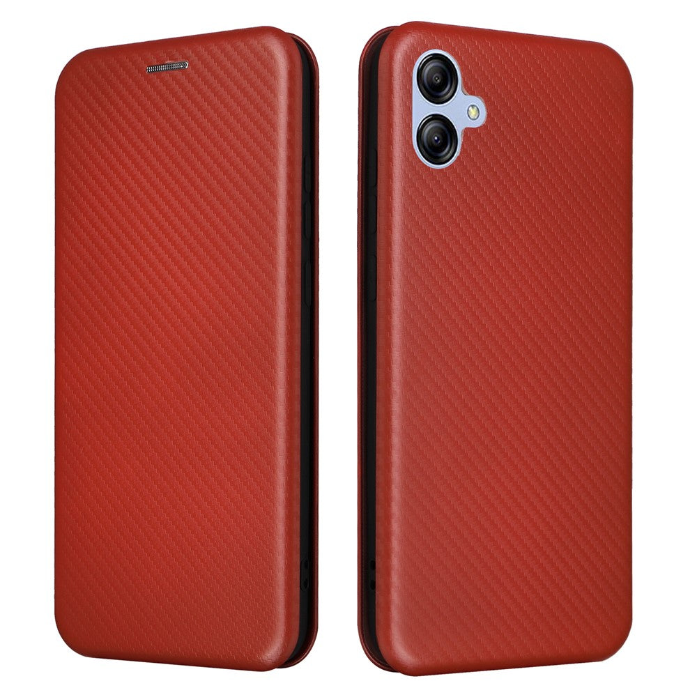 Samsung Galaxy A04e 4G / F04 4G / M04 4G Kolfibertextur Magnetiskt PU-läder mobilskal Korthållare Fullt Skyddande mobilflik