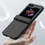 Til Samsung Galaxy Z Flip5 5G Stødsikkert Cover Stribet Design Telefoncover Anti-Fald Hårdt PC Cover