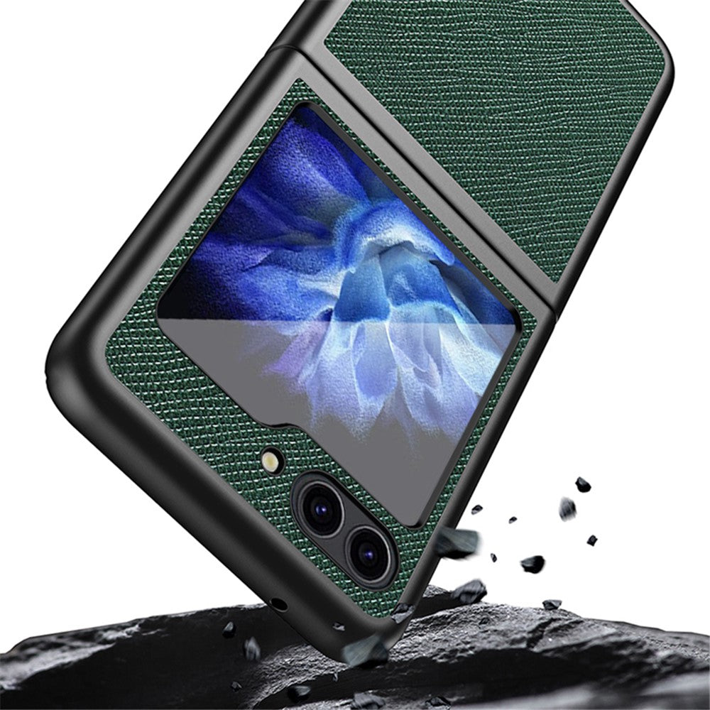 Til Samsung Galaxy Z Flip5 5G Telefoncover med krydstekstur i gummieret PU-læder og hårdt PC-telefoncover