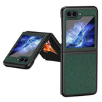 Til Samsung Galaxy Z Flip5 5G Telefoncover med krydstekstur i gummieret PU-læder og hårdt PC-telefoncover
