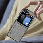 Til Samsung Galaxy Z Flip5 5G Skin-Touch Feeling Mobiltelefoncover Anti-ridse PU Læder+PC Telefoncover