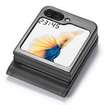 LC.IMEEKE til Samsung Galaxy Z Flip7 FE 5G / Z Flip6 5G etui ridsefast læder+PC kalvestruktur stander telefoncover