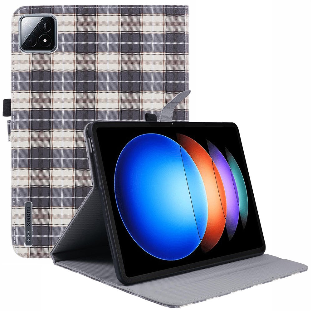 Fodral för Xiaomi Pad 6S Pro 12.4 i läder, stativ och surfplatta med rutmönster.