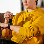 D12 2-i-1 Bluetooth-kompatible høretelefoner Smartur Sundhedsovervågning Fitness Tracker 2,01 tommer TFT-skærm Armbåndsur, Silikonerem
