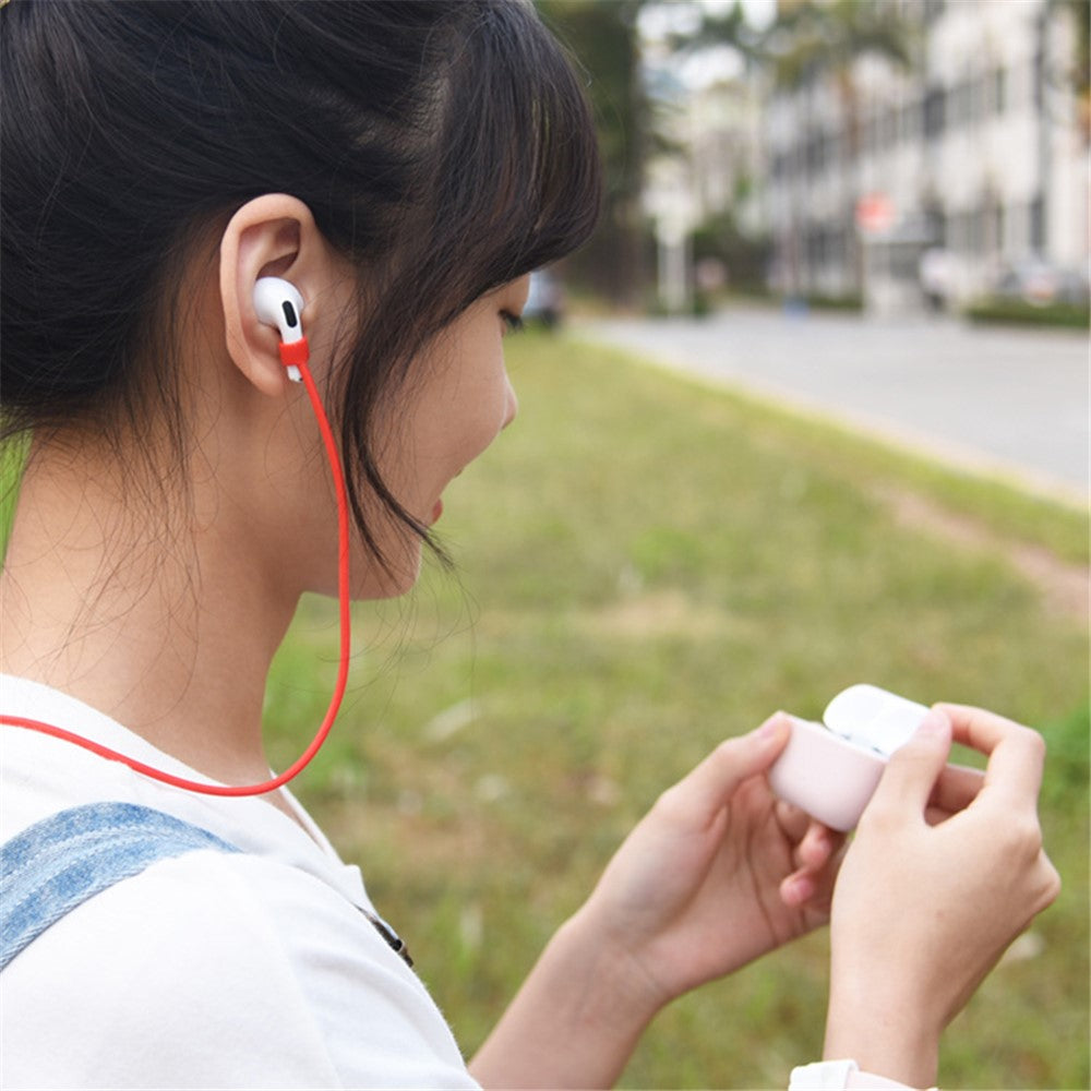 Til AirPods Pro 2 6-i-1 Silikone Beskyttelsescover + Anti-tabt Snor + Opbevaringsetui + Børste + Urremsholder til Øretelefoner + Håndrem