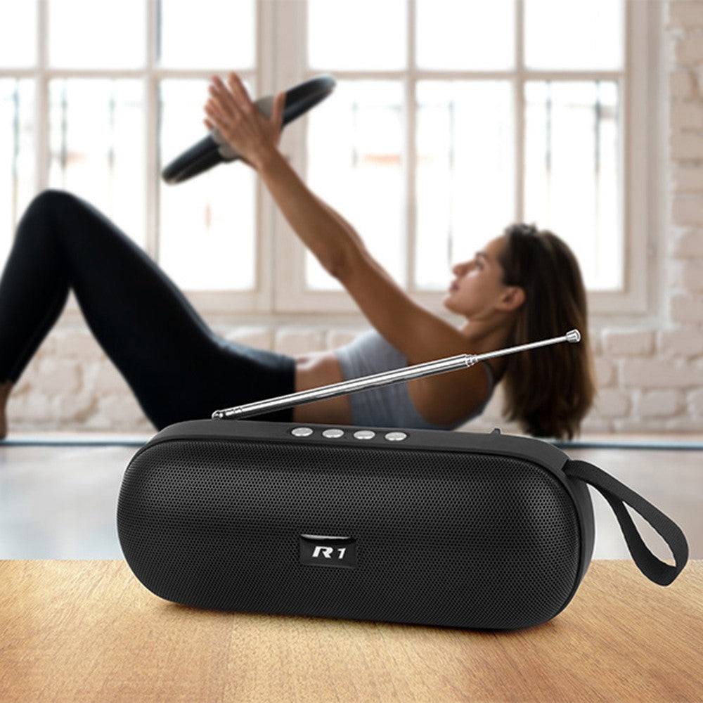 R1 FM-radio, bærbar højttaler, TWS, Bluetooth-kompatibel, baslyd-subwoofer